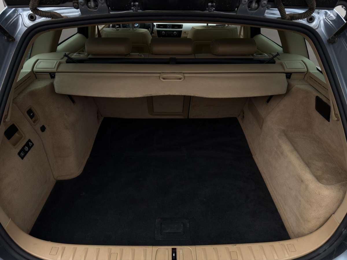 BMW 330, 3.0 l., wagon