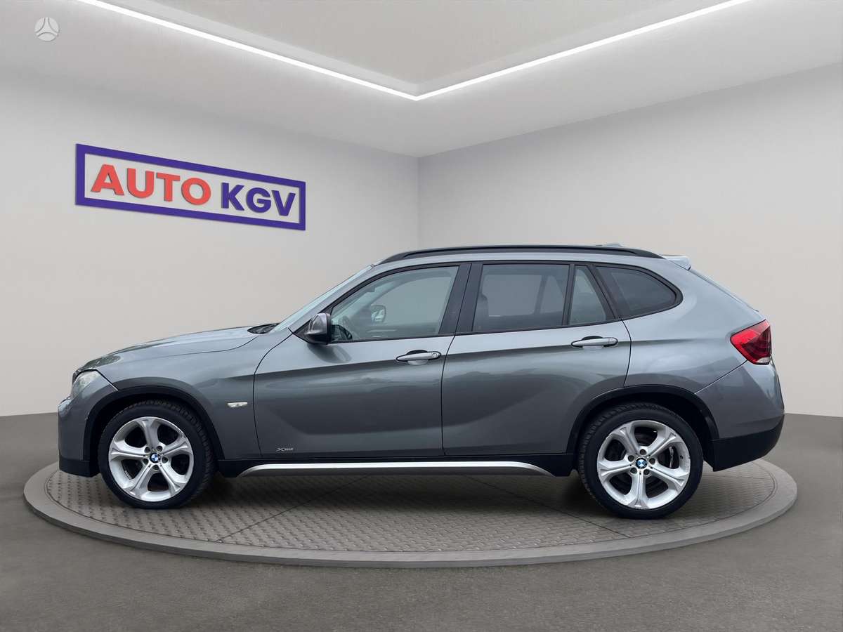 BMW X1, 2.0 l., off-road / crossover