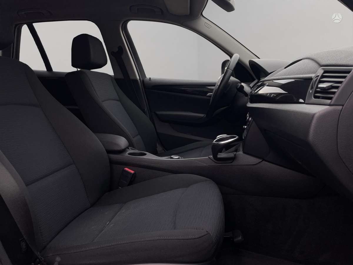 BMW X1, 2.0 l., off-road / crossover