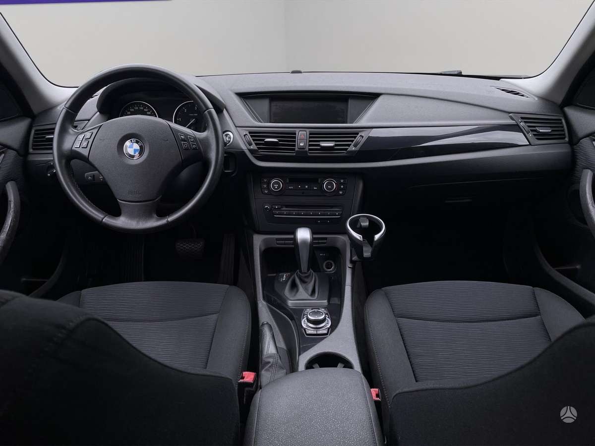 BMW X1, 2.0 l., off-road / crossover