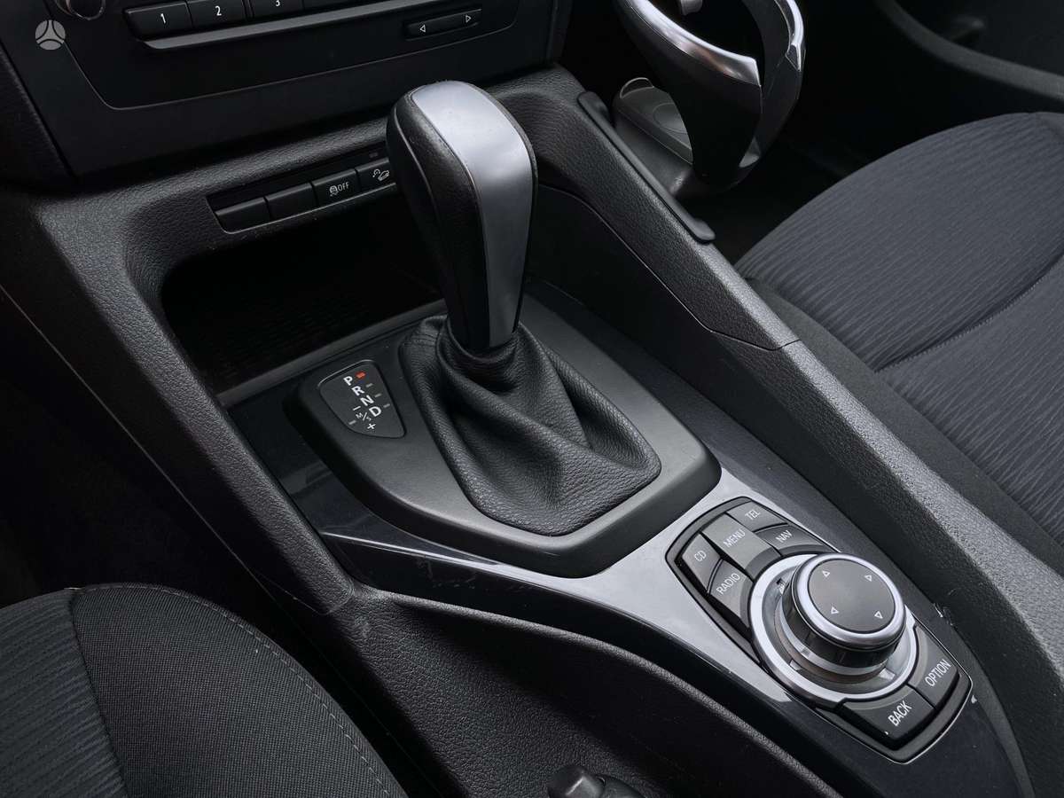 BMW X1, 2.0 l., off-road / crossover