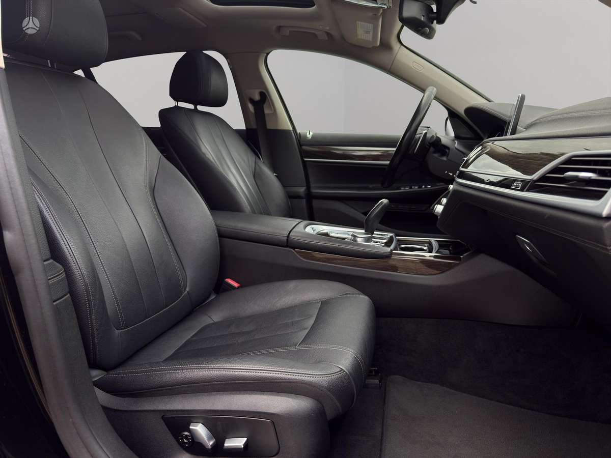 BMW 740, 3.0 l., Лимузин