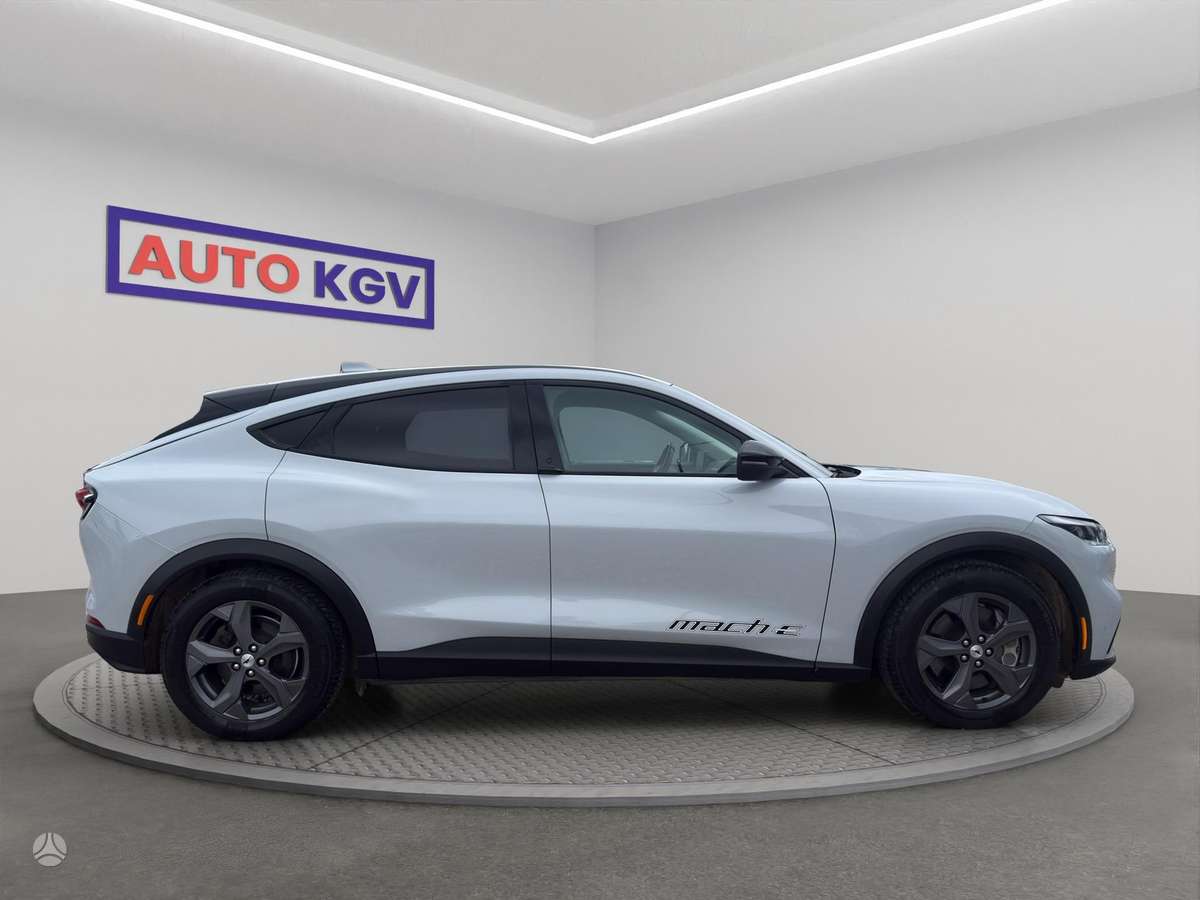 Ford Mustang Mach-E, off-road / crossover
