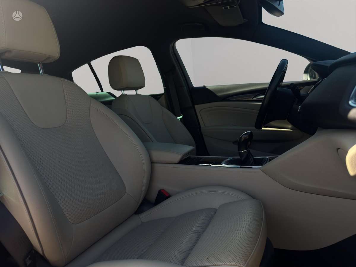 Opel Insignia, 1.6 l., Седан