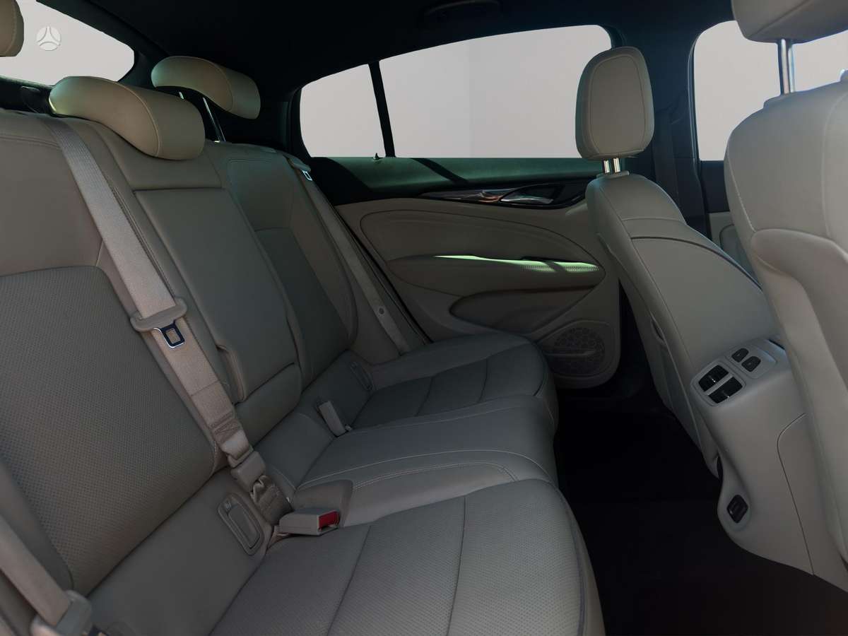 Opel Insignia, 1.6 l., Седан
