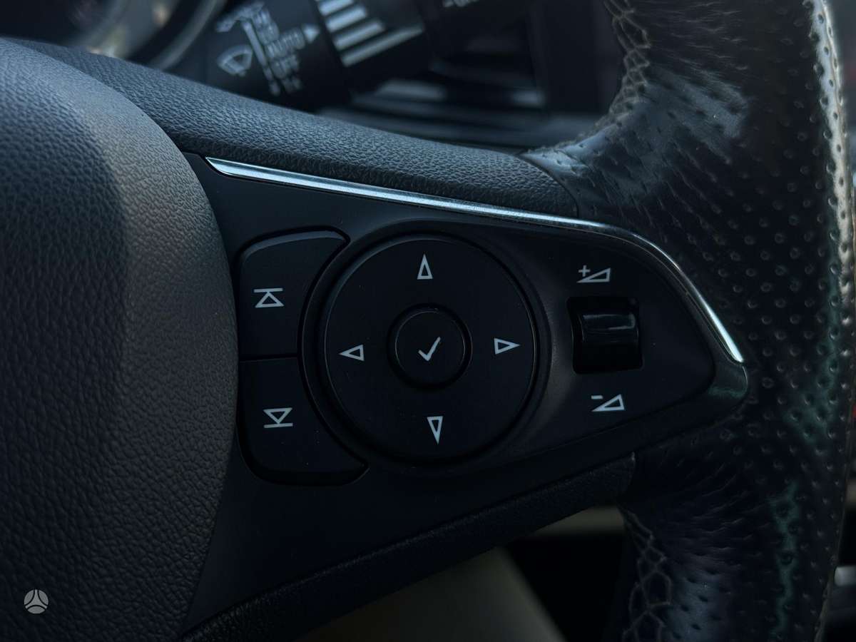 Opel Insignia, 1.6 l., Седан