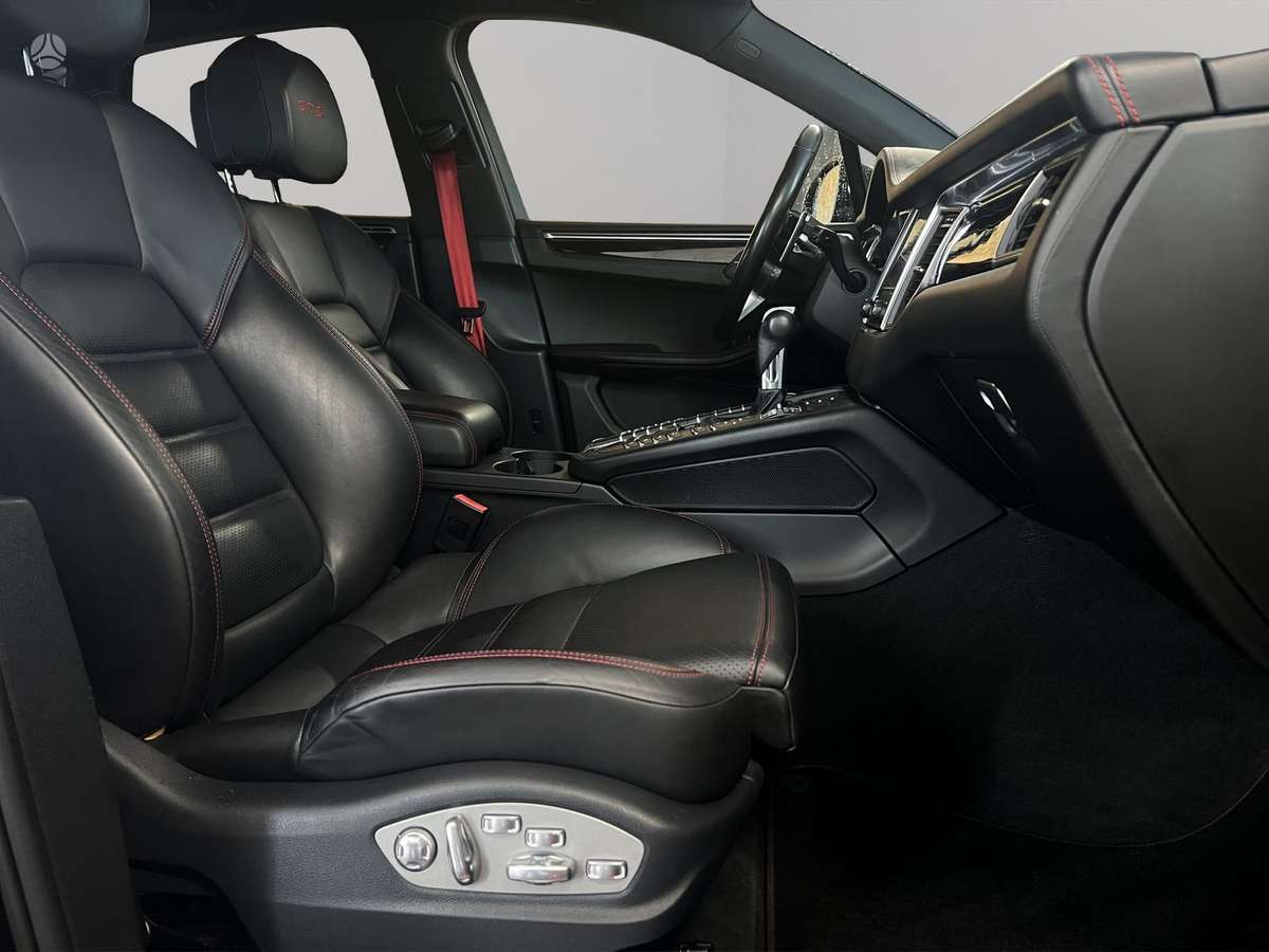 Porsche Macan, 3.0 l., off-road / crossover