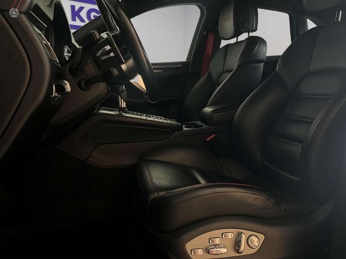 Porsche Macan, 3.0 l., off-road / crossover