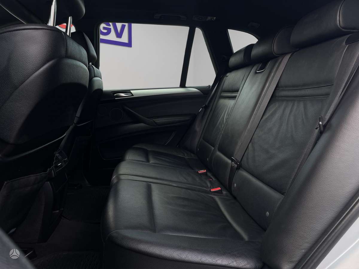 BMW X5, 3.0 l., off-road / crossover