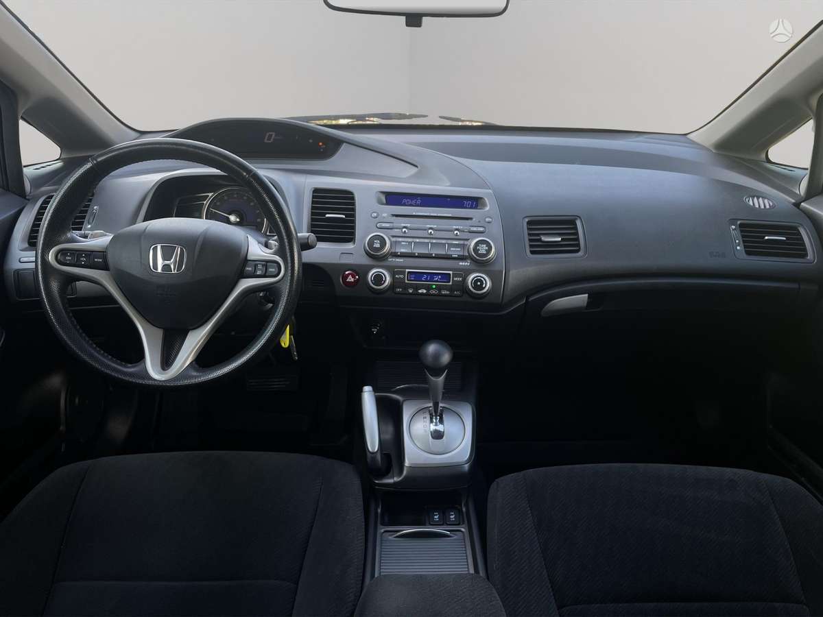 Honda Civic, 1.8 l., hatchback