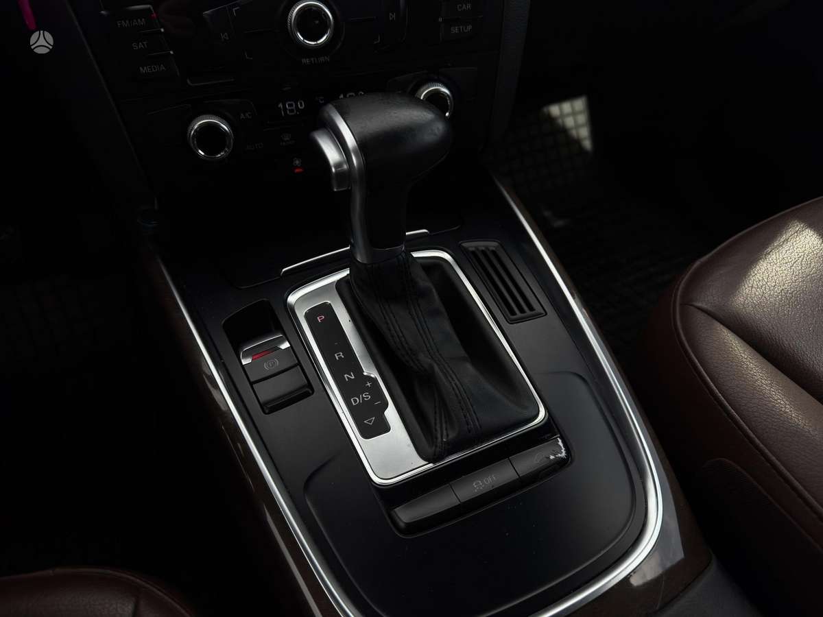 Audi Q5, 2.0 l., Внедорожник / Кроссовер