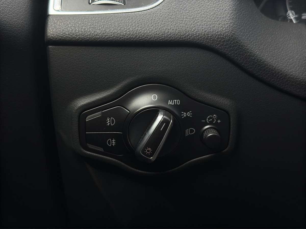 Audi Q5, 2.0 l., Внедорожник / Кроссовер