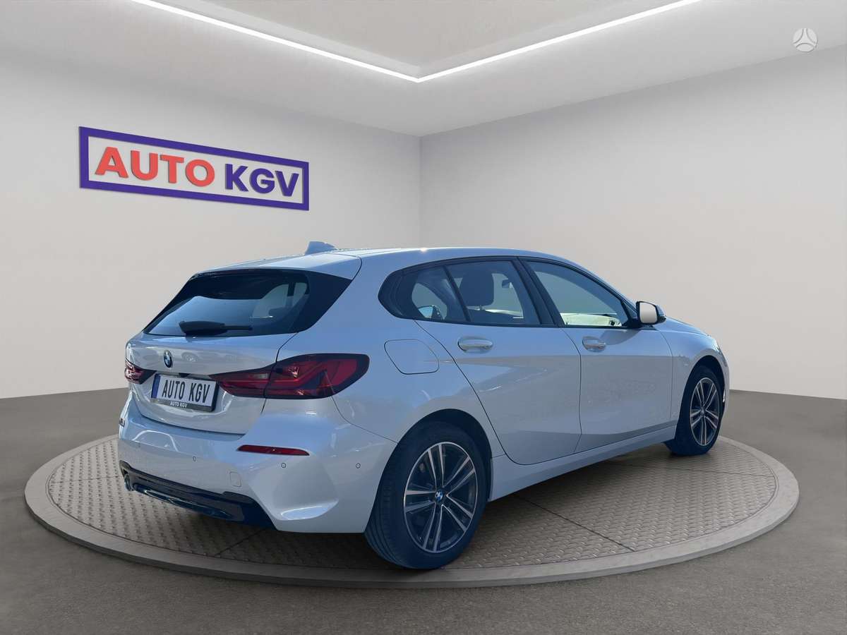 BMW 118, 1.5 l., Хэтчбек