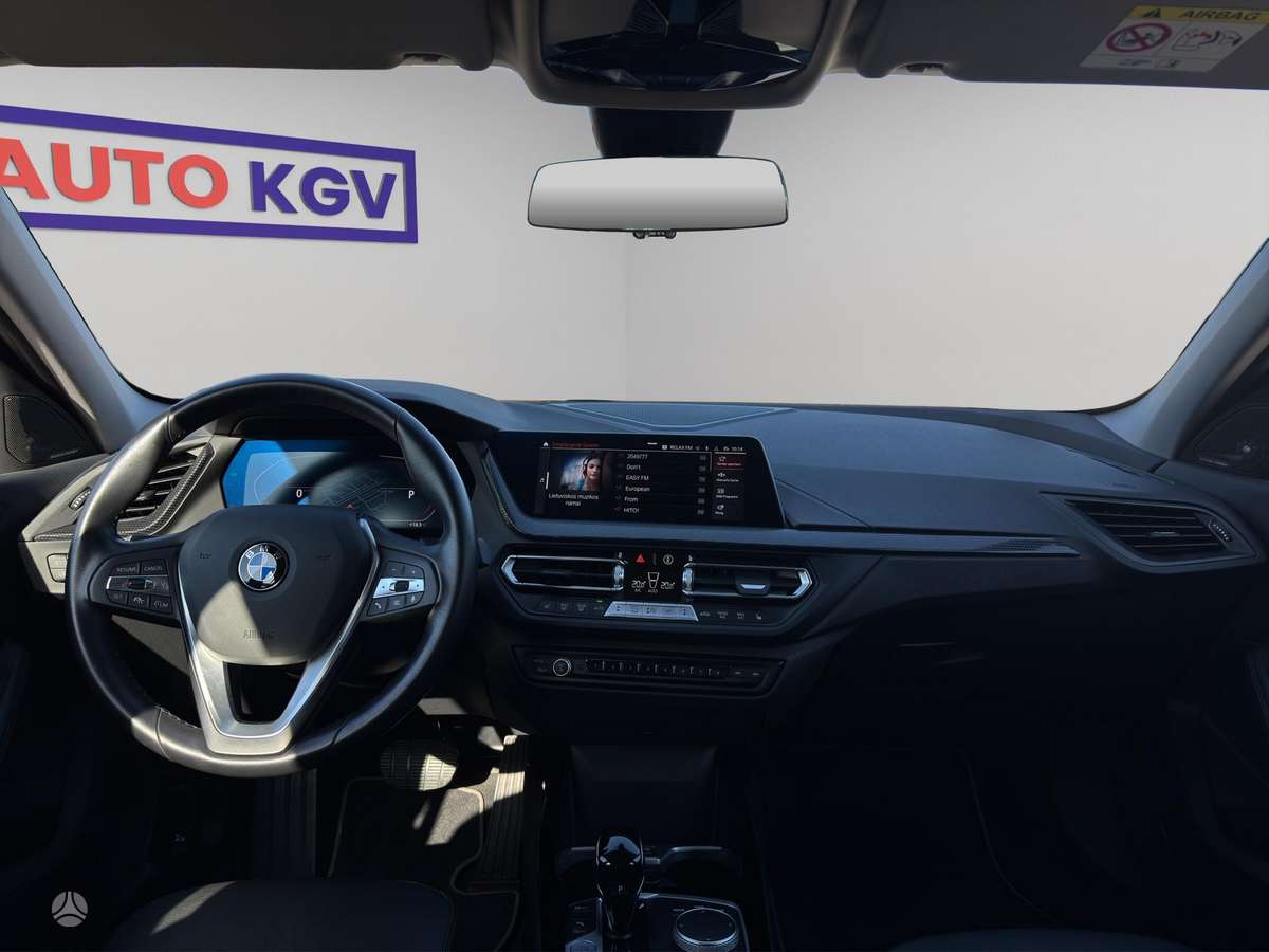 BMW 118, 1.5 l., Хэтчбек