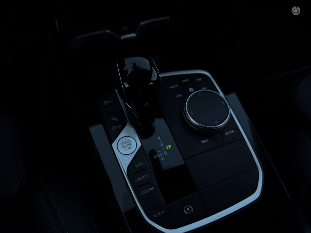 BMW 118, 1.5 l., Хэтчбек