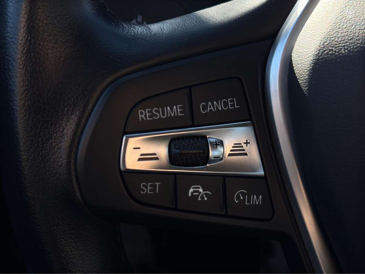 BMW 118, 1.5 l., Хэтчбек