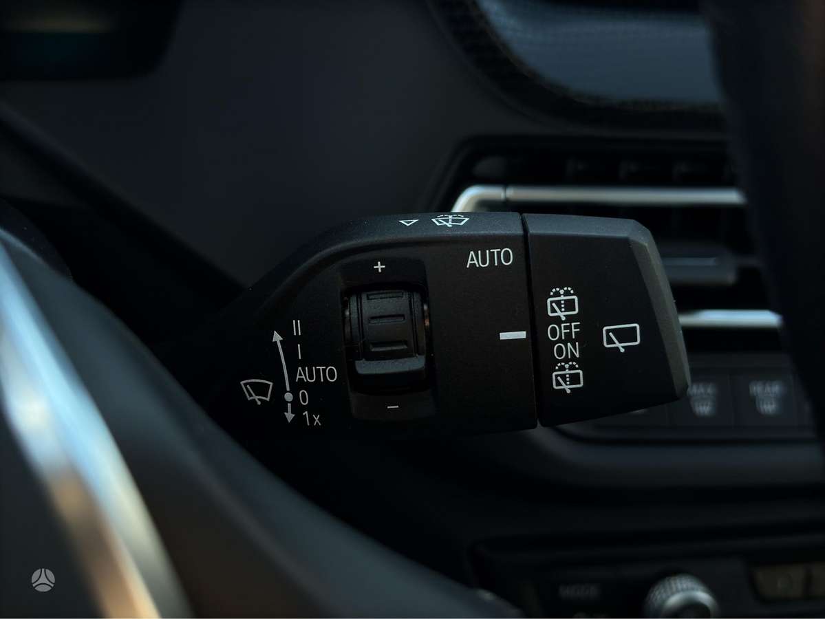 BMW 118, 1.5 l., Хэтчбек