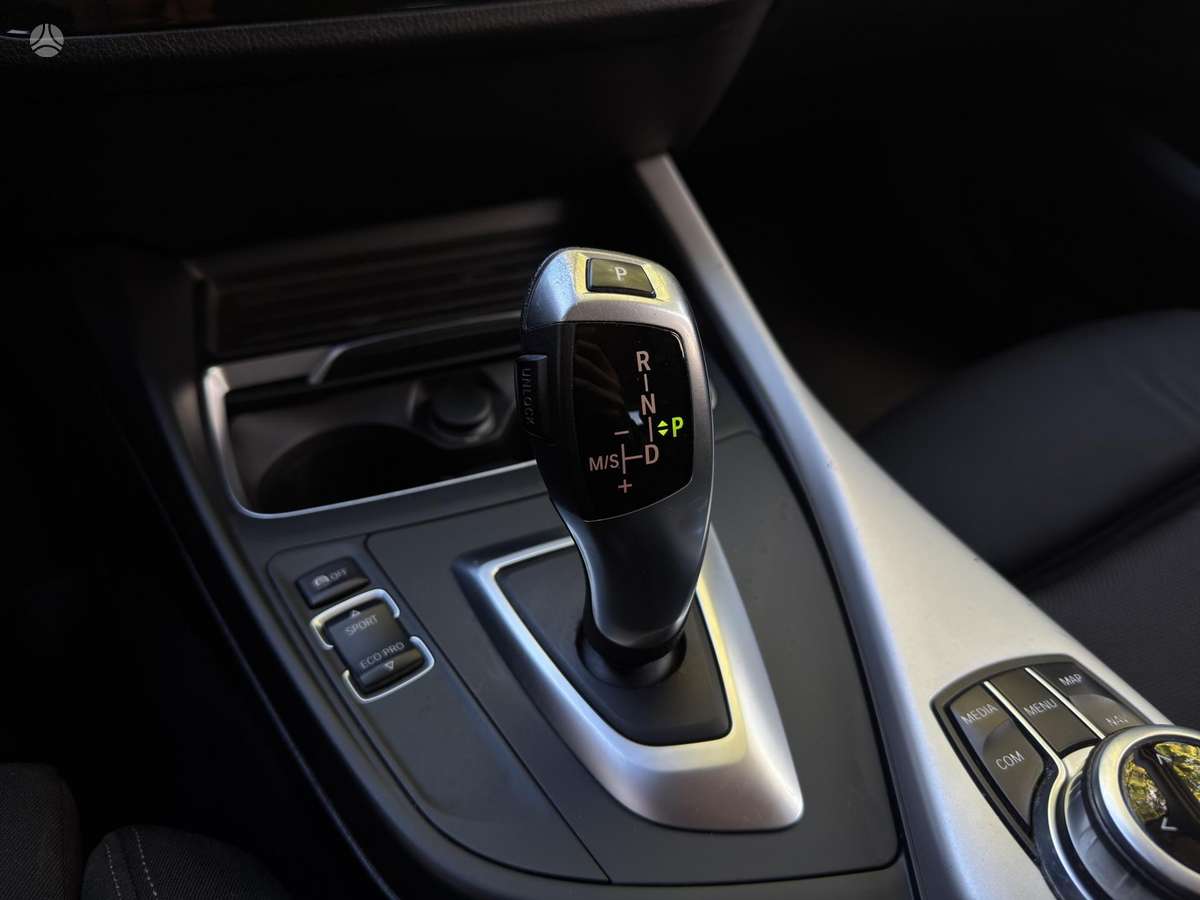 BMW 118, 1.5 l., hatchback