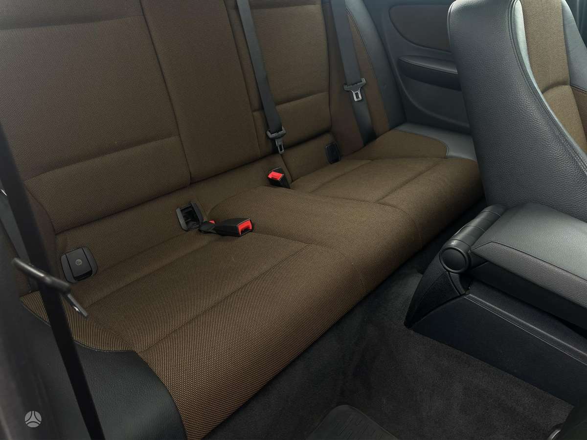 BMW 120, 2.0 l., hatchback