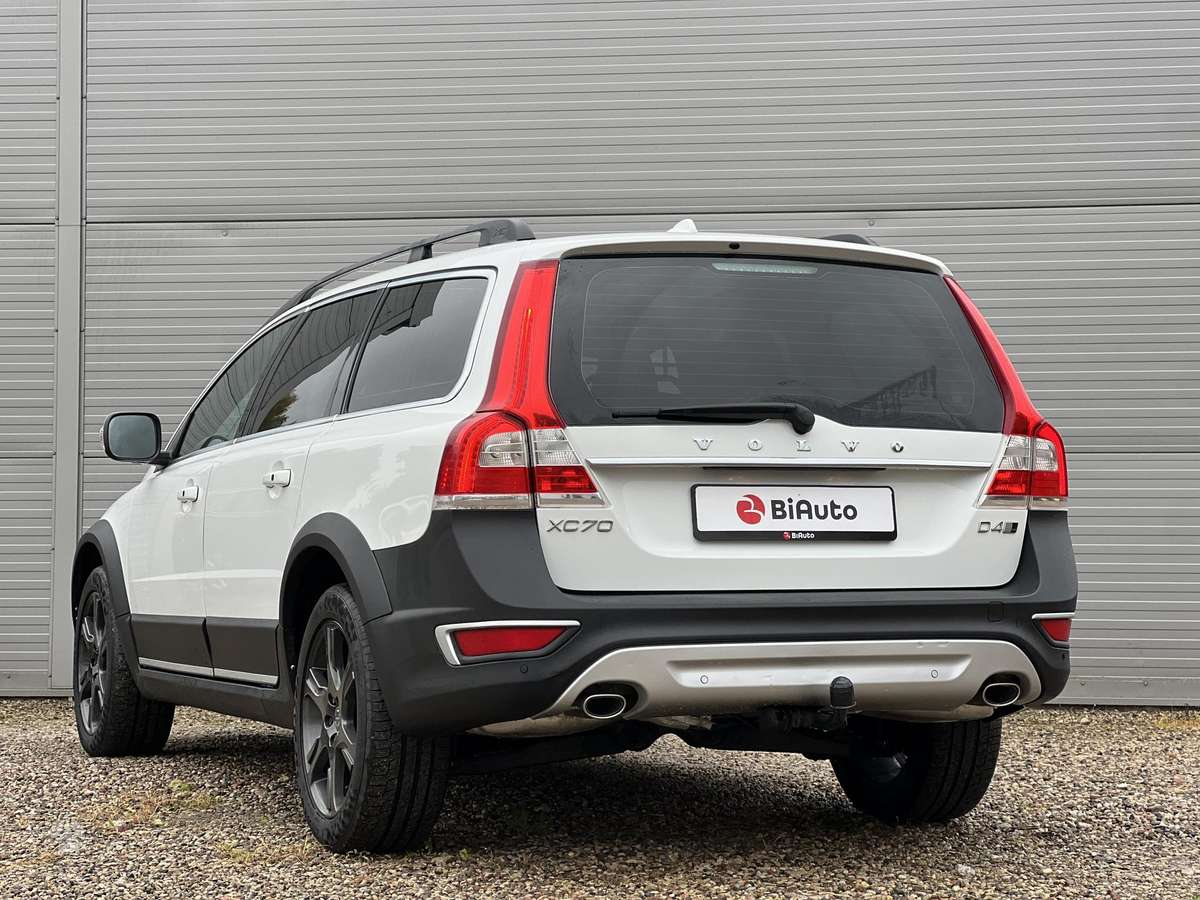 Volvo XC70, 2.4 l., wagon