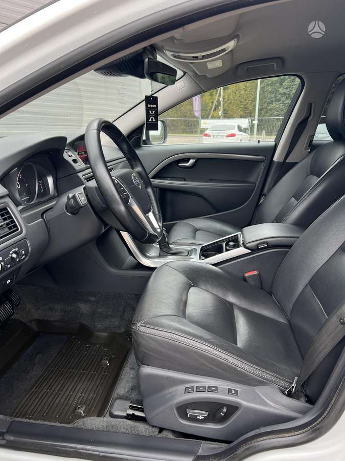 Volvo XC70, 2.4 l., wagon