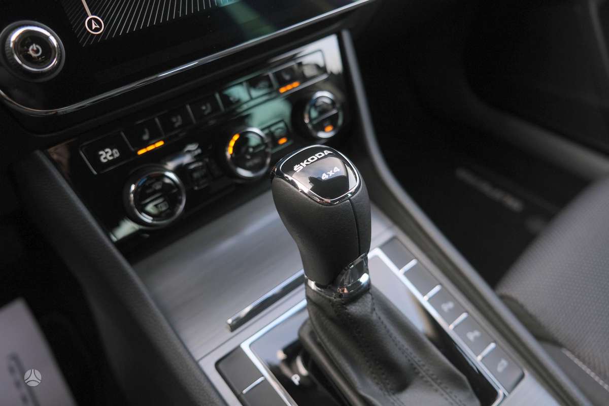 Skoda Superb, 2.0 l., Хэтчбек
