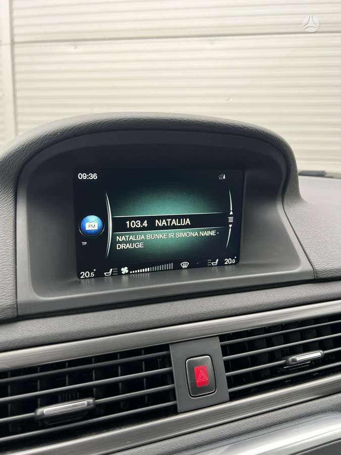Volvo XC70, 2.4 l., wagon