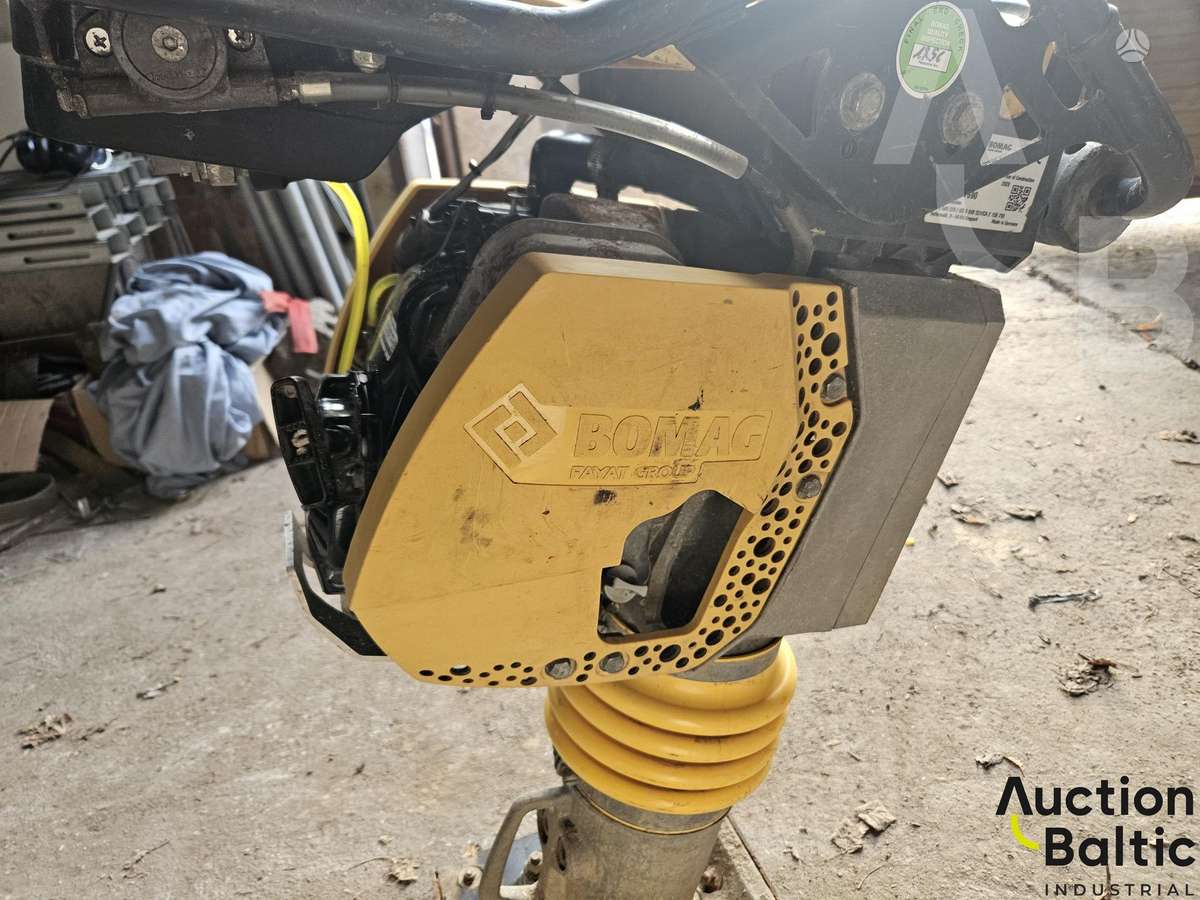 Bomag BT 65, vibro technika