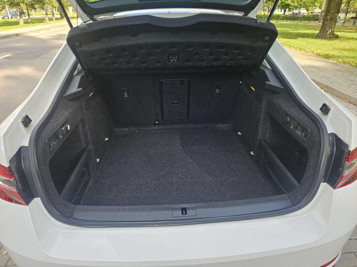 Skoda Superb, 2.0 l., hatchback