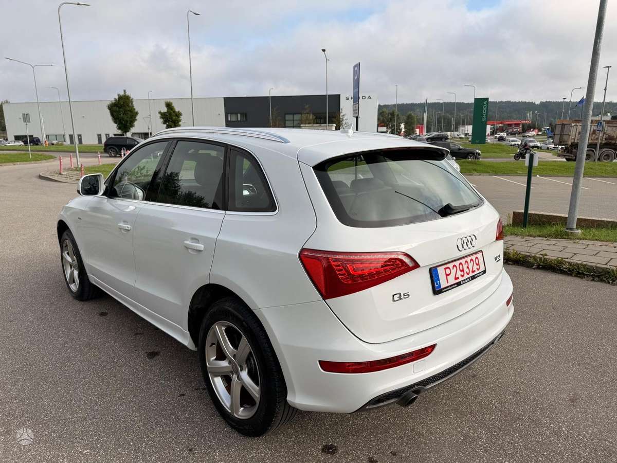 Audi Q5, 2.0 l., Внедорожник / Кроссовер