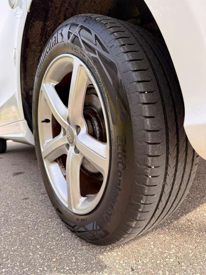 Audi Q5, 2.0 l., Внедорожник / Кроссовер