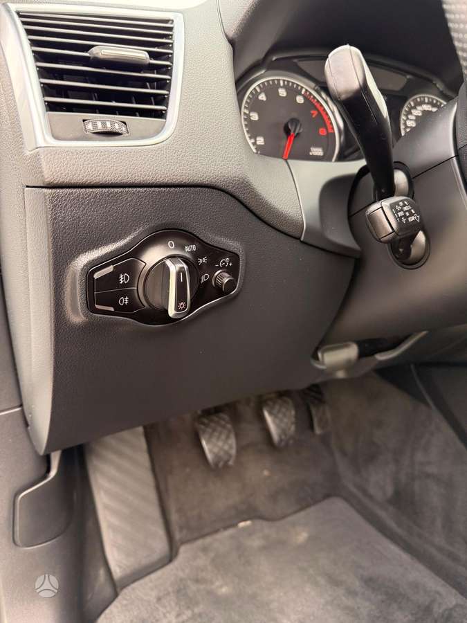 Audi Q5, 2.0 l., Внедорожник / Кроссовер