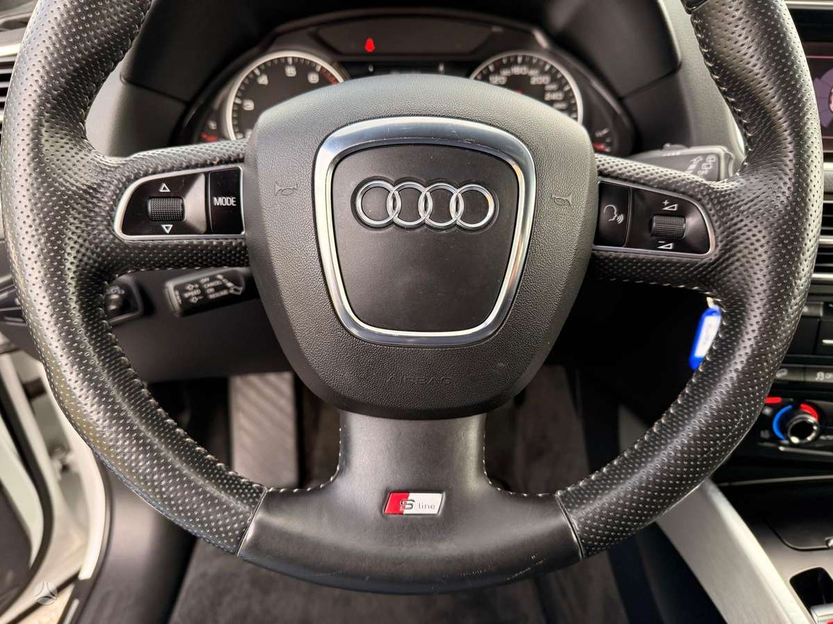 Audi Q5, 2.0 l., Внедорожник / Кроссовер