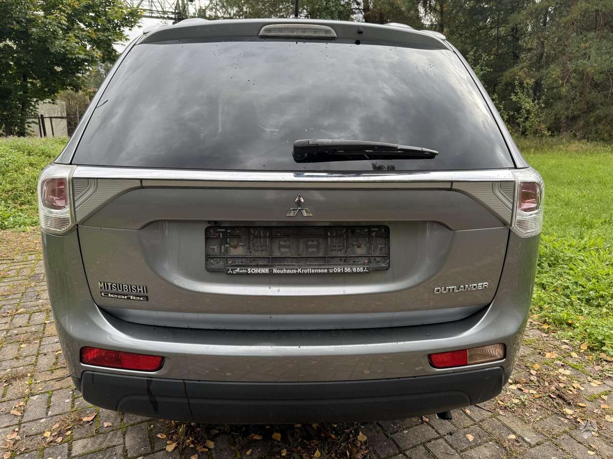 Mitsubishi Outlander, off-road / crossover