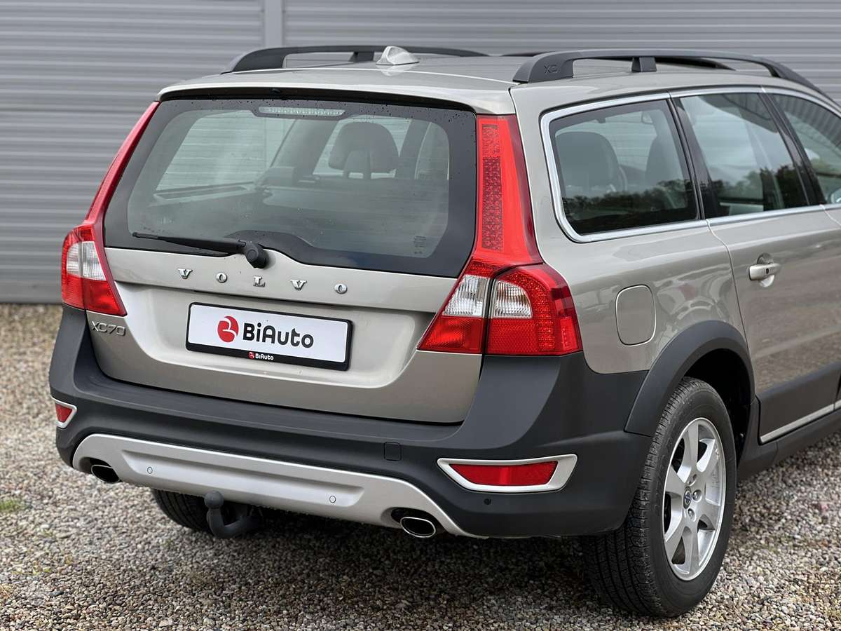 Volvo XC70, 2.4 l., wagon