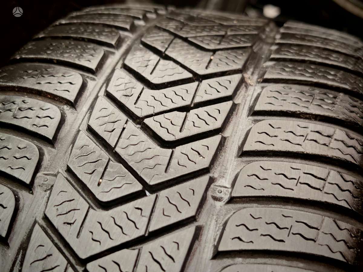 Pirelli Sotto zero 3, winter 245/40 R19