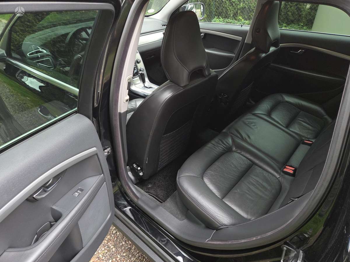 Volvo XC70, 2.0 l., Универсал