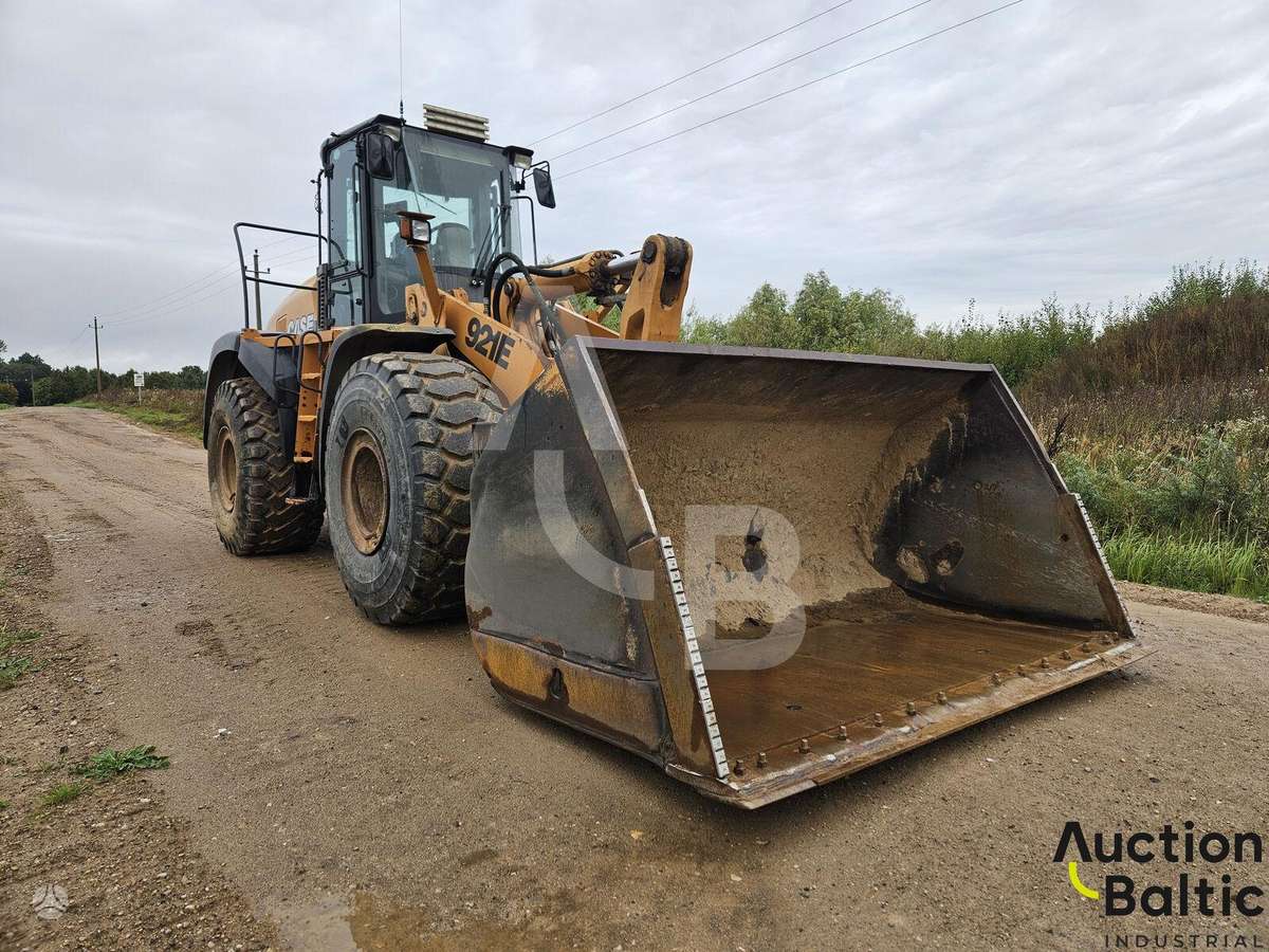 Case 921 E, фронтальные погрузчики