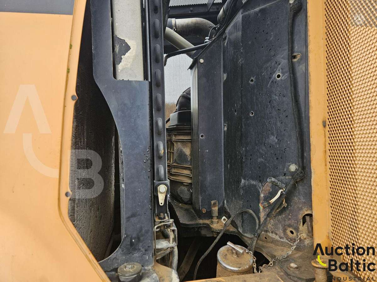 Case 921 E, frontaliniai krautuvai