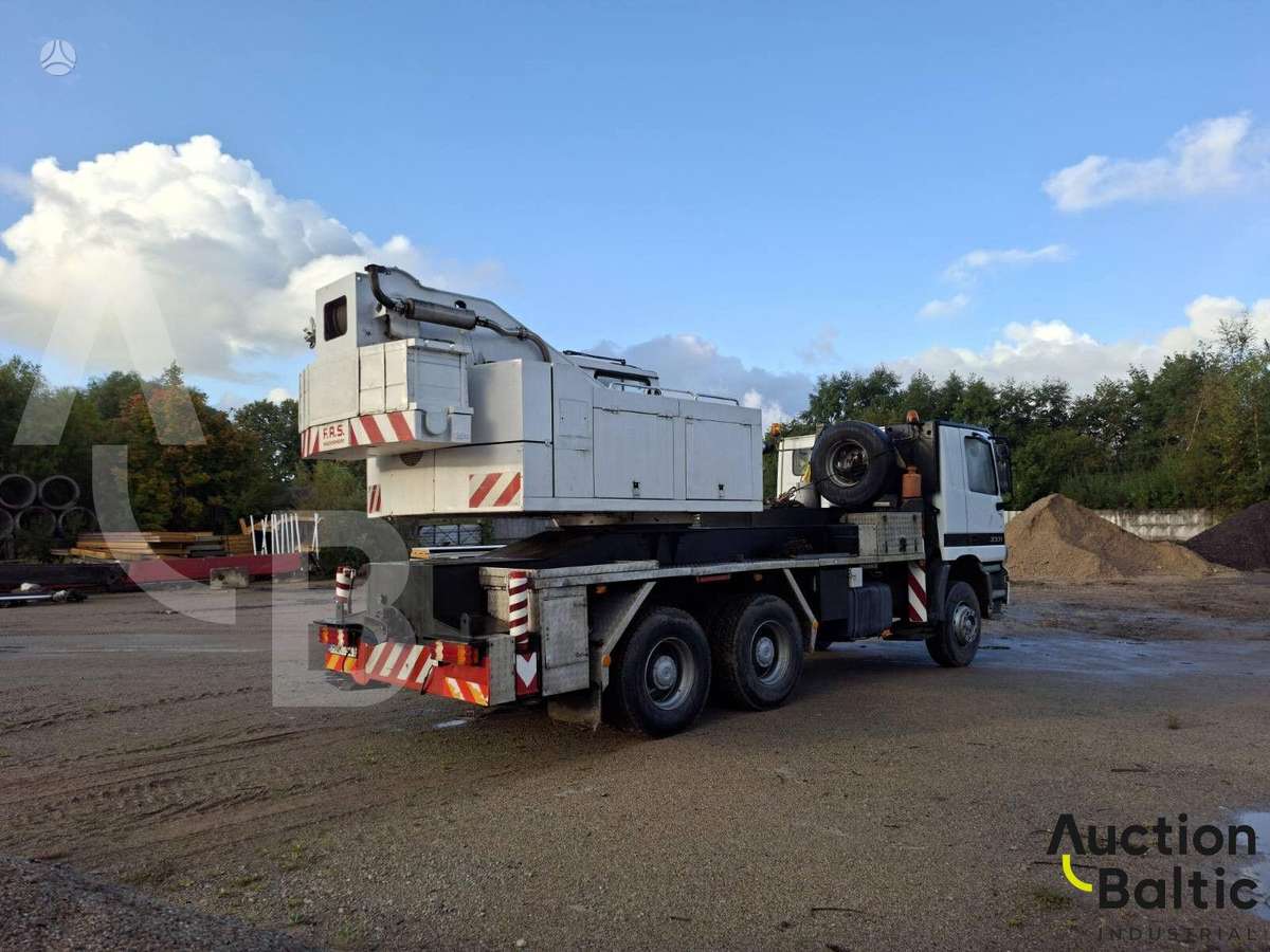 Mercedes-Benz Actros 3331, краны