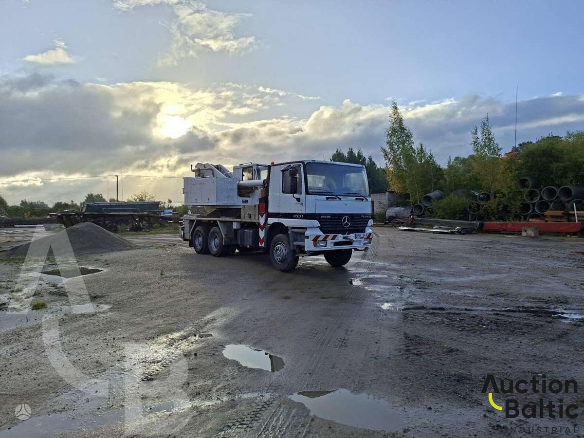 Mercedes-Benz Actros 3331, краны