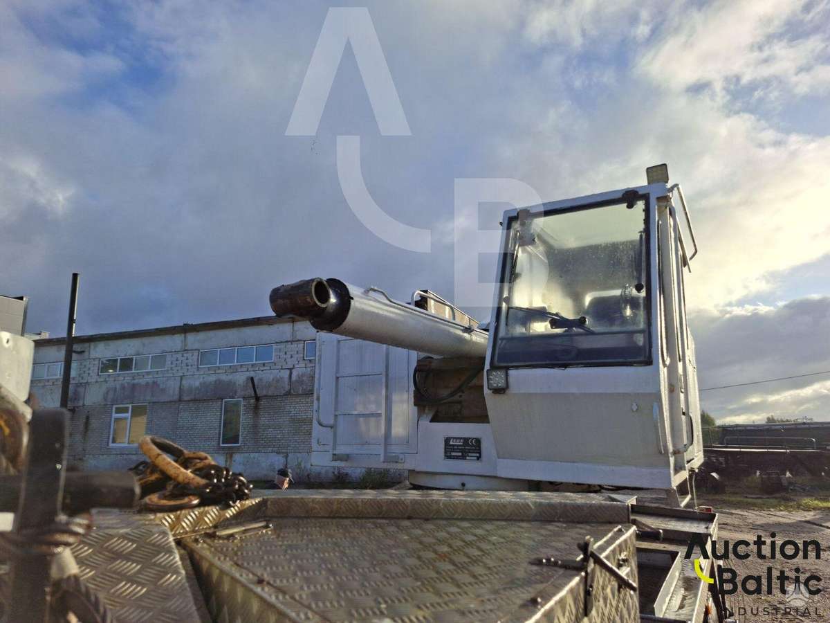 Mercedes-Benz Actros 3331, crane