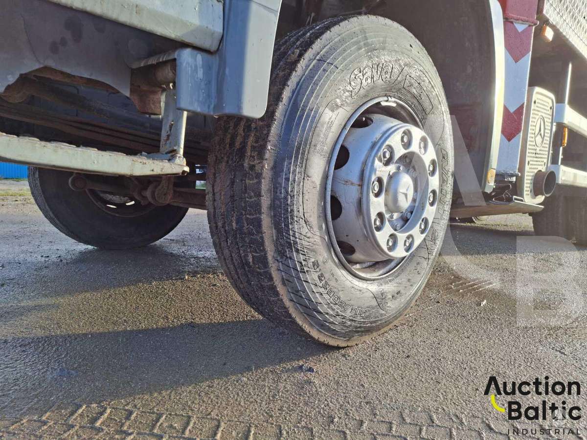 Mercedes-Benz Actros 3331, краны