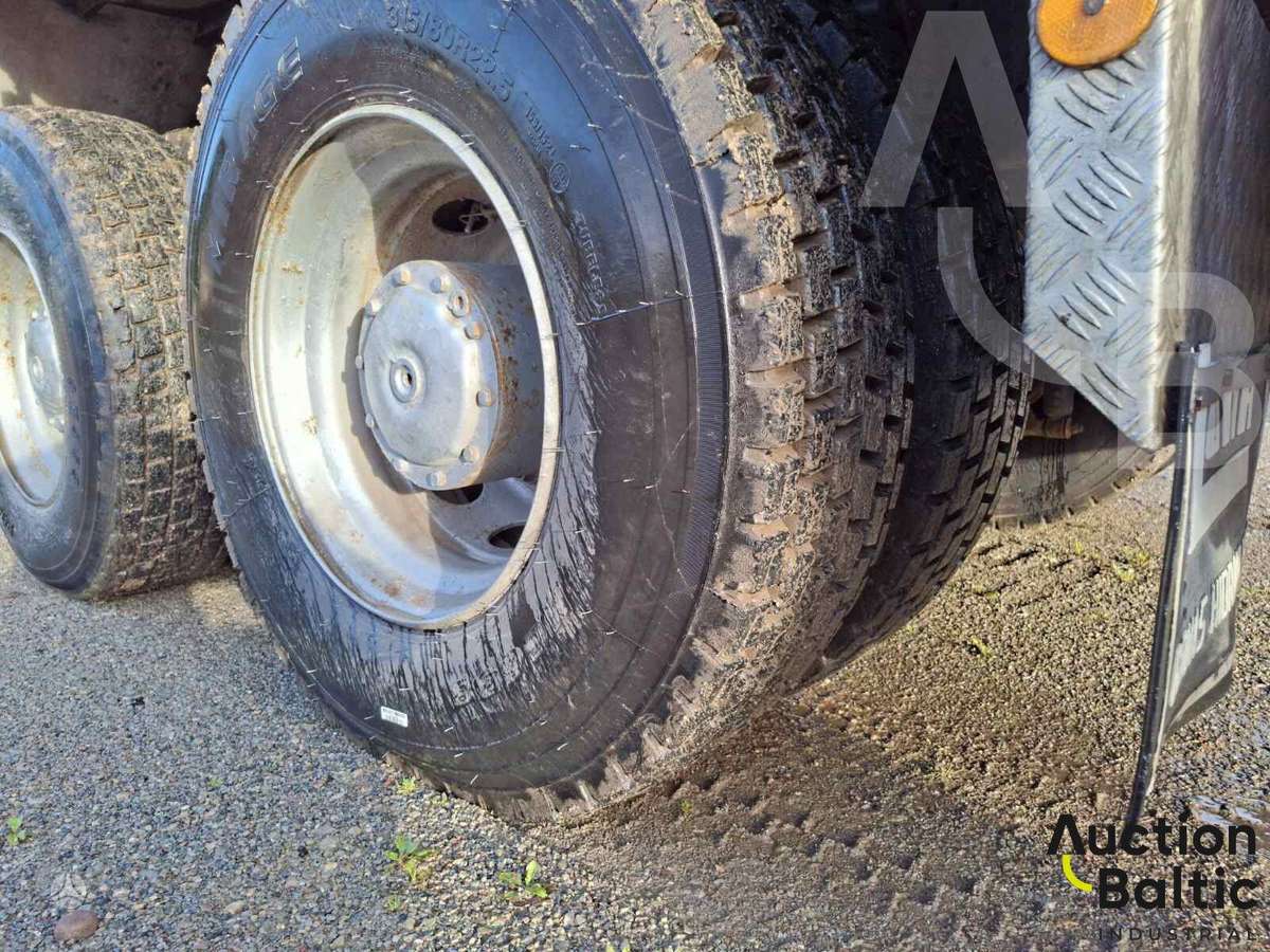 Mercedes-Benz Actros 3331, краны