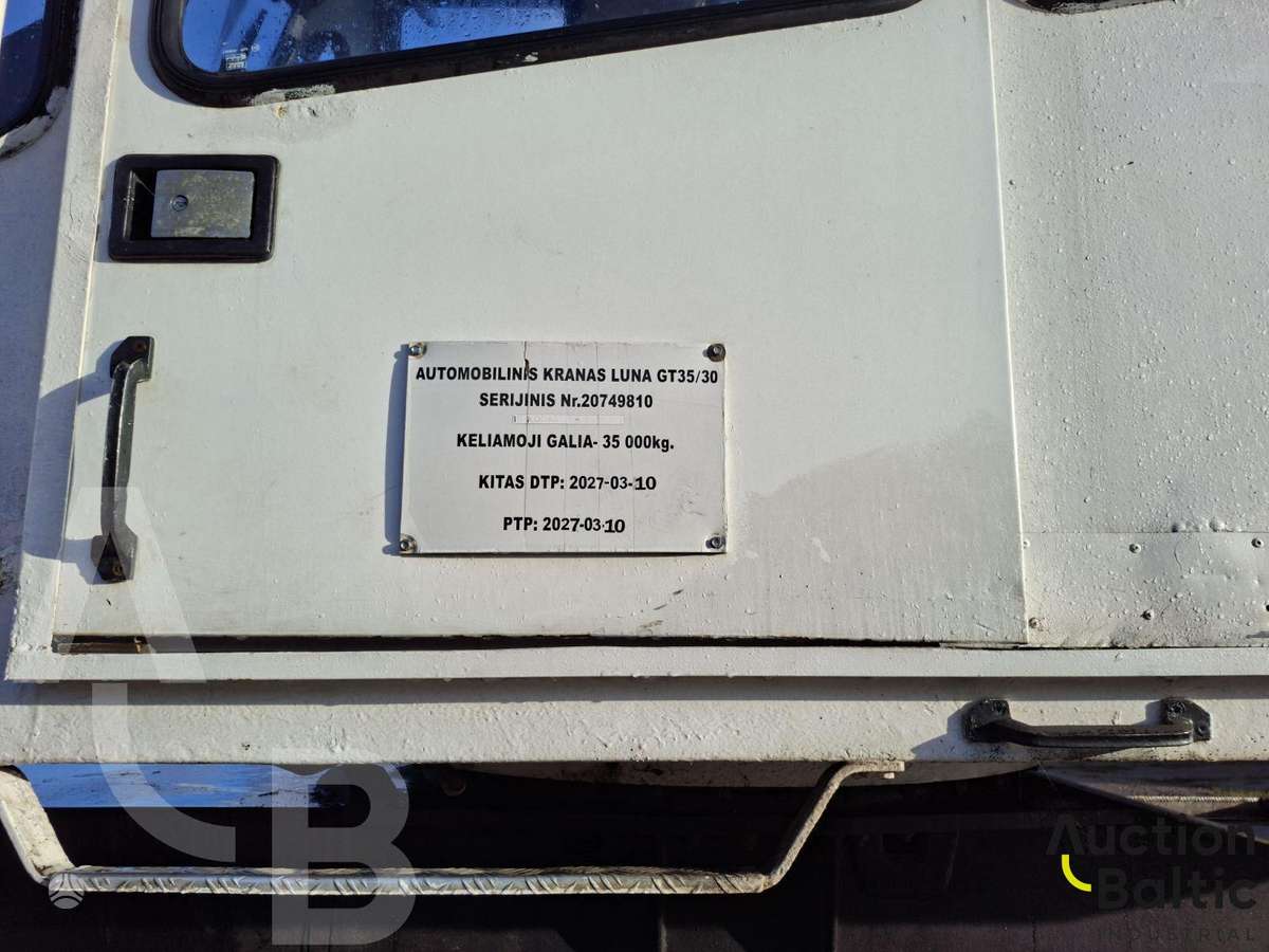 Mercedes-Benz Actros 3331, краны