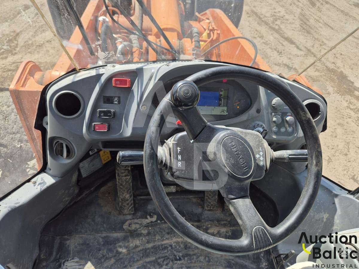 Hitachi ZW250-6, frontal loader