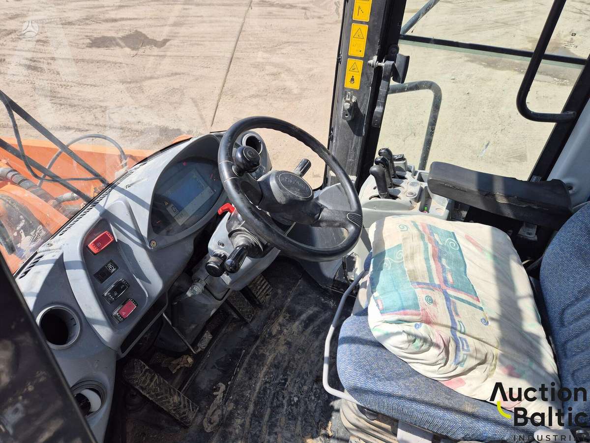 Hitachi ZW250-6, frontal loader