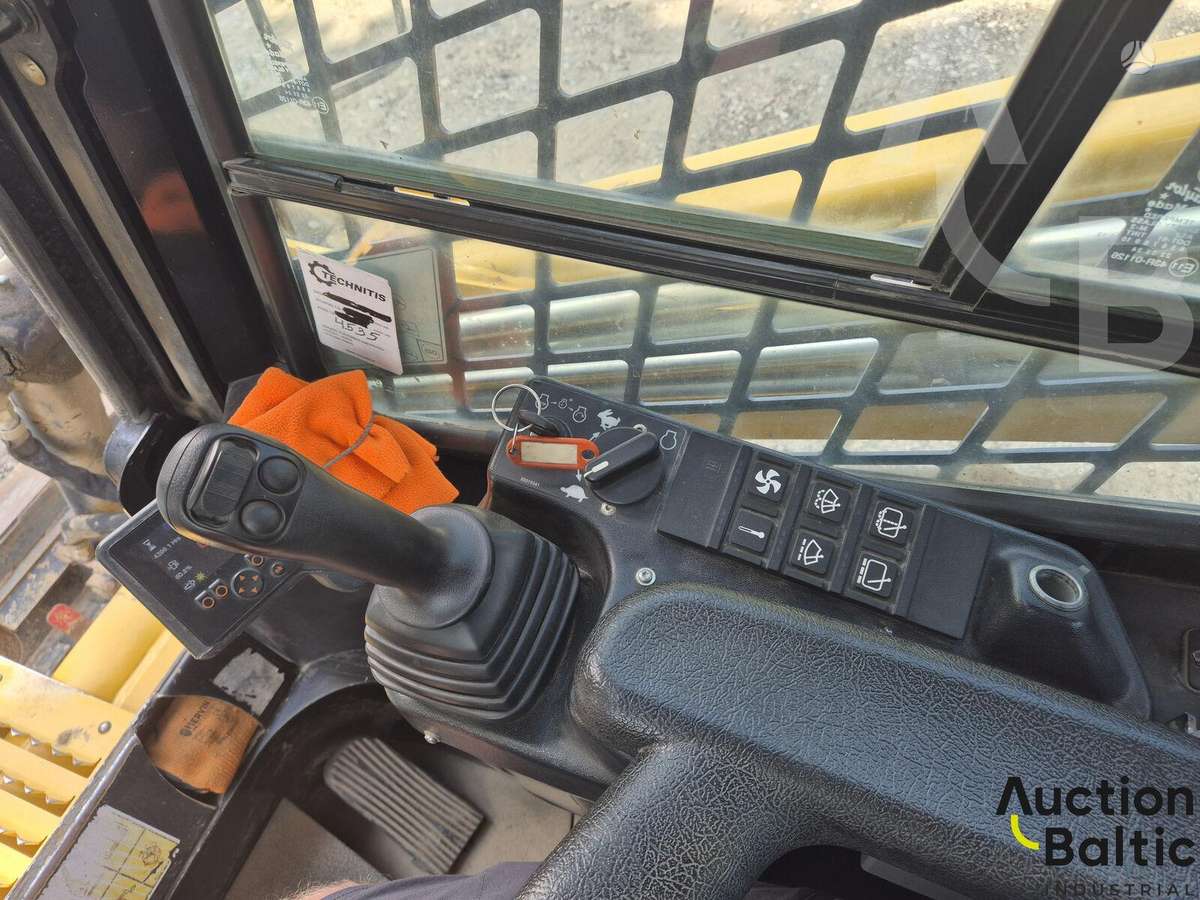 GEHL VT320, mini krautuvai
