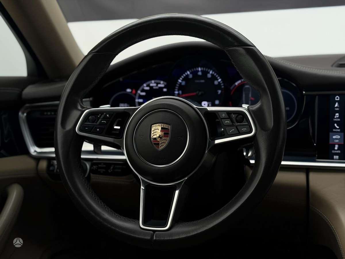 Porsche Panamera, 3.0 l., hatchback