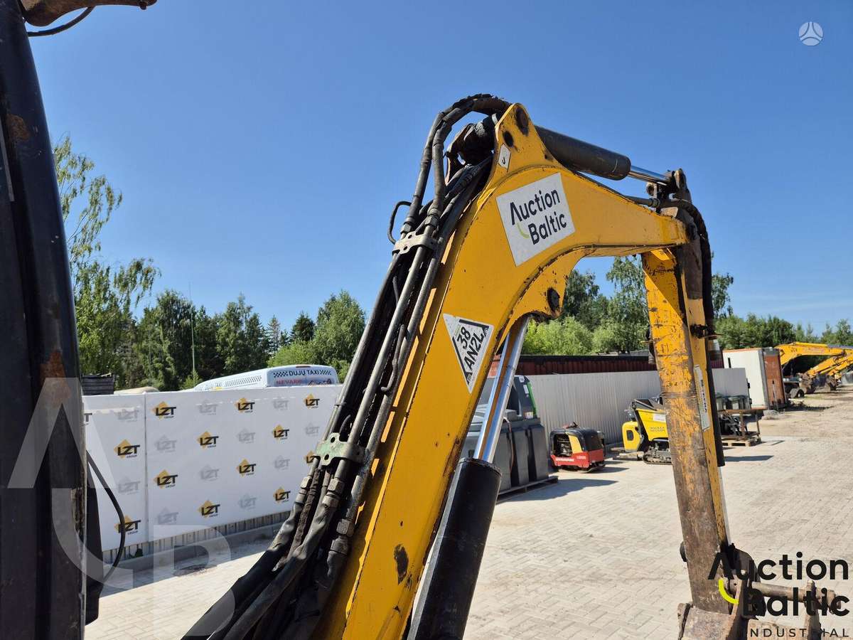 JCB 8045, mini ekskavatori